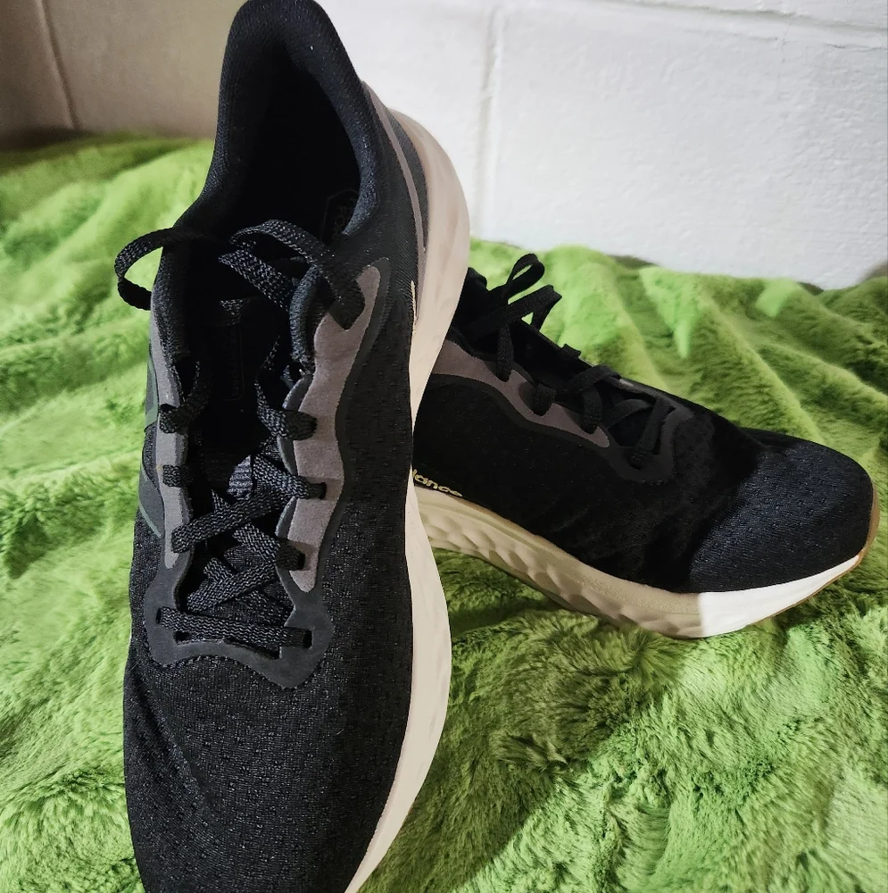 Shoes - Picture 1 of 2